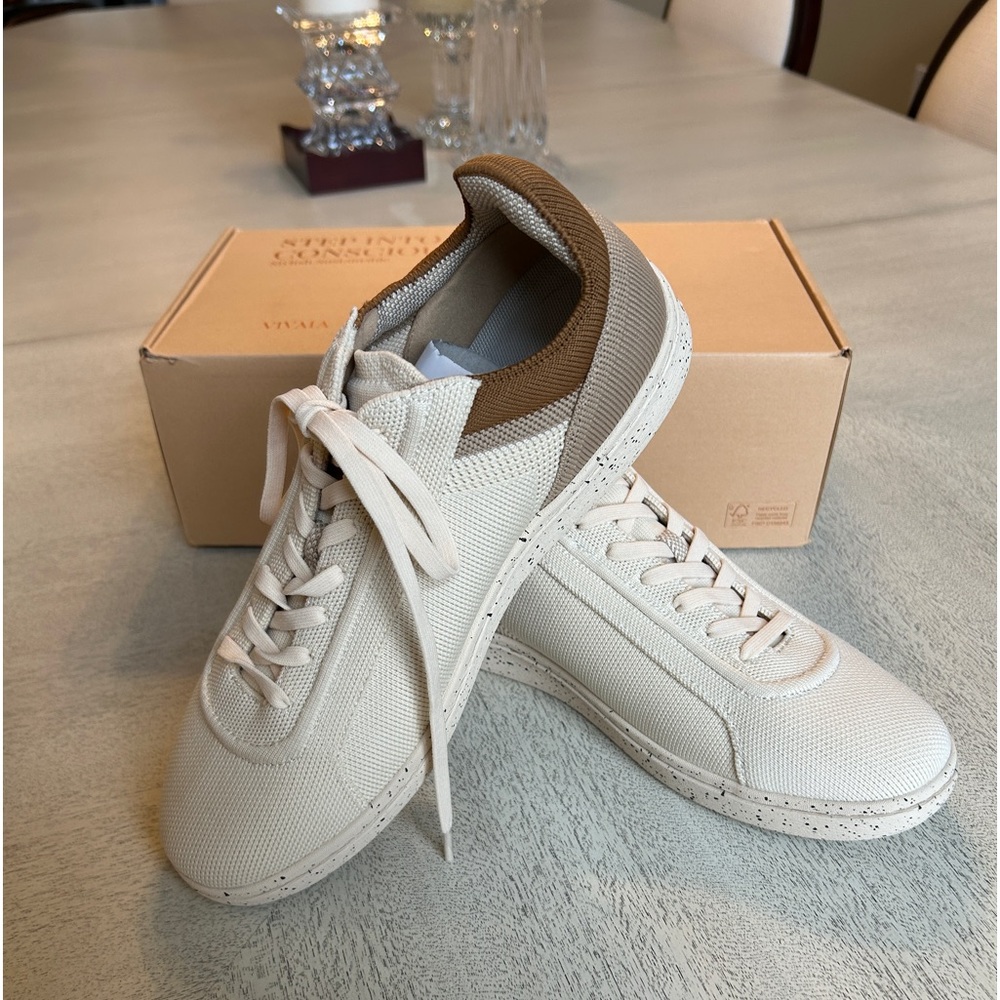 NIB  Vivaia Prime unisex athletic shoes